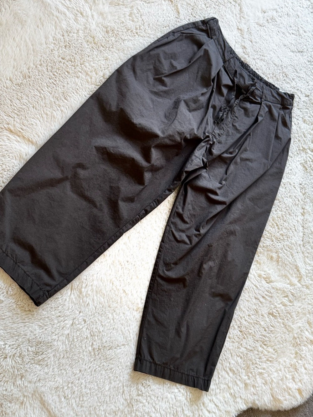 Zara women’s dark brown 7/8 popline draw string pants.